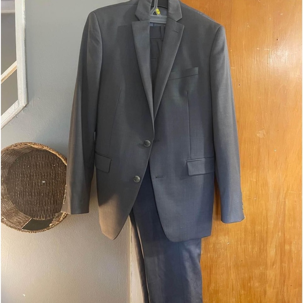 Mens  grey BAR III suit